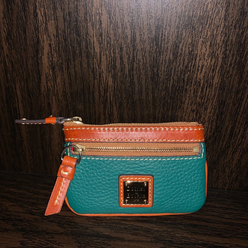 Dooney & Bourke Coin Wallet color 🍃🍃LEAF🍃🍃